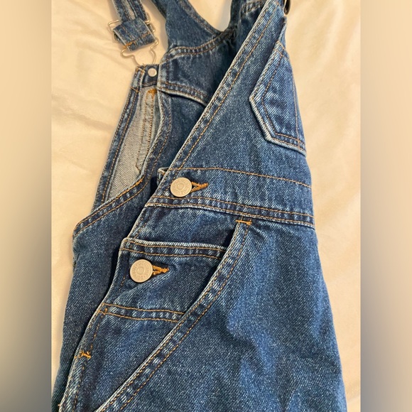 GENUINE GIRL BRAND DENIM OVERALL SHORTS GREAT FOR SUMMER KIDS OR PETITE - Picture 3 of 3
